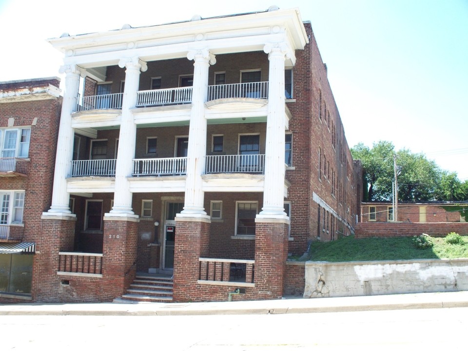 Lofts of Francis in St. Joseph, MO - Building Photo