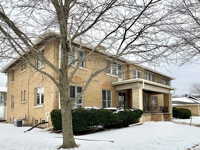 7705 W Rogers St, Unit 2