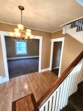 327 Harrison Ave in Burlington, IA - Foto de edificio - Building Photo