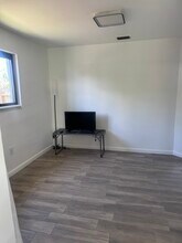11229 SW 6th St, Unit Studio 2 blocks from FIU in Miami, FL - Building Photo - Building Photo
