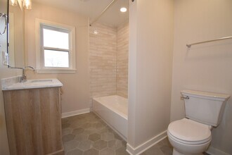 1559 Orchardview Dr in Pittsburgh, PA - Building Photo - Building Photo