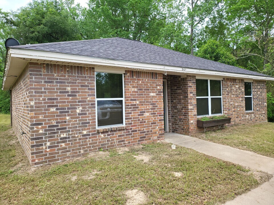 2600 Canyon St in Nacogdoches, TX - Building Photo
