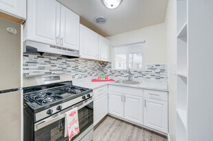 Shamor Apartments in San Leandro, CA - Building Photo