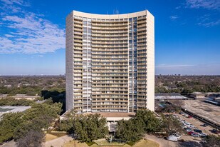 Preston Tower Condominiums in Dallas, TX - Building Photo