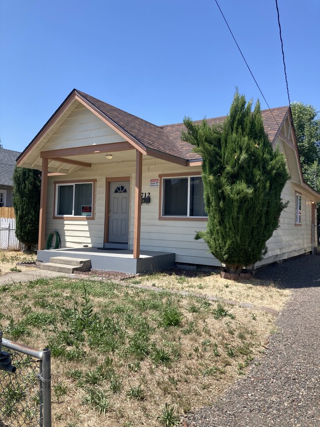property at 412 W 11th St