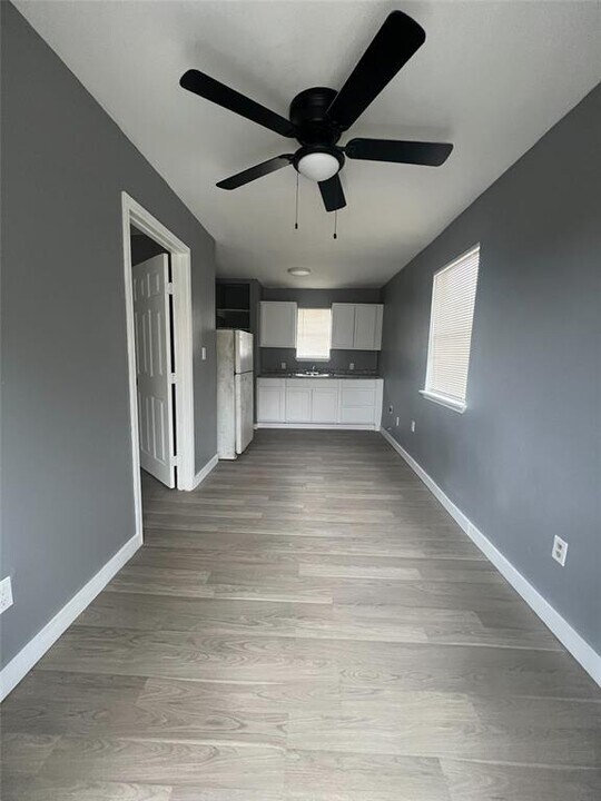 7909 Brutus St, Unit 3 in Houston, TX - Building Photo