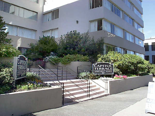 Capitol Terrace in Olympia, WA - Foto de edificio - Building Photo