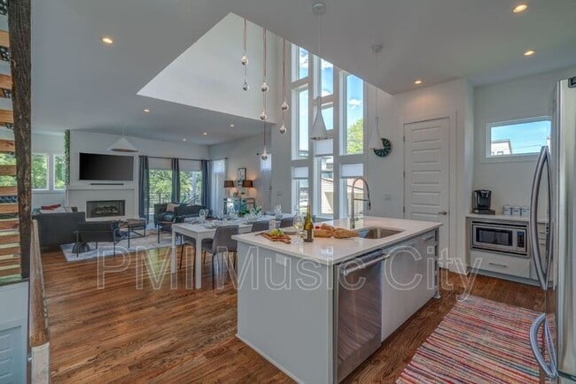 938 Southside Pl in Nashville, TN - Building Photo - Building Photo