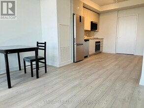 2920-2920 Hwy 7 in Vaughan, ON - Building Photo - Building Photo