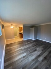 320 Hanna Ave, Unit C12 in Loveland, OH - Foto de edificio - Building Photo