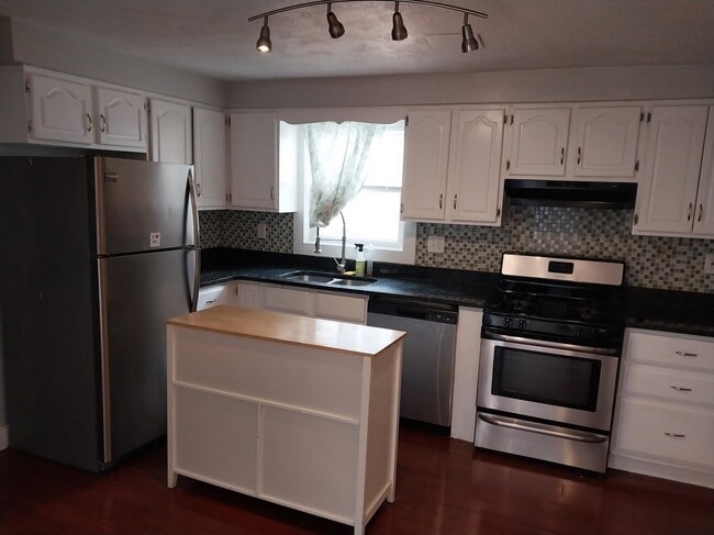 87 Bradford St in Everett, MA - Foto de edificio - Building Photo