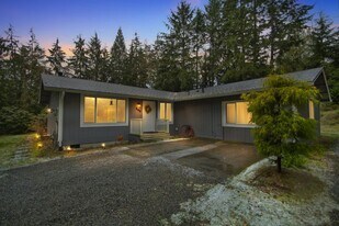 810 130th St NW in Gig Harbor, WA - Building Photo