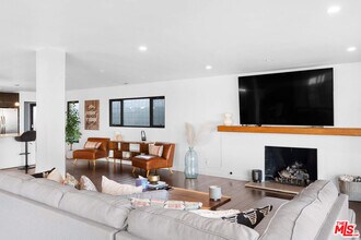 3235 Steven Dr in Los Angeles, CA - Building Photo - Building Photo