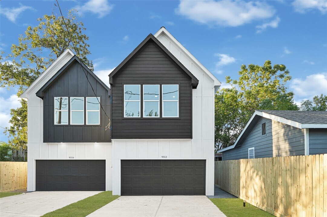 9316 Waller St in Houston, TX - Building Photo