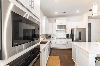 215 Milam Crk Dr in Kyle, TX - Building Photo - Building Photo