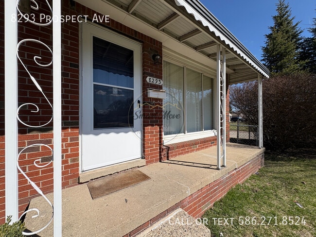 8293 Prospect Ave in Warren, MI - Building Photo - Building Photo