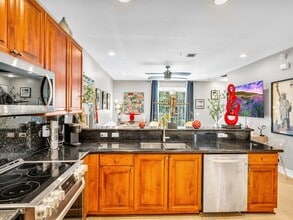 2249 NE 9th Ave in Wilton Manors, FL - Building Photo - Building Photo