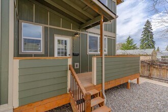 1094 15th St SE, Unit 1094 15th St in Salem, OR - Building Photo - Building Photo