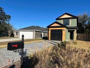 606 E Leonard St in Pensacola, FL - Building Photo - Building Photo