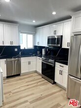 8704 Dorrington Ave in West Hollywood, CA - Building Photo - Building Photo