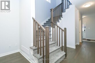 1033 Elixir Pl in Ottawa, ON - Building Photo - Building Photo