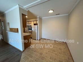 710 E Bain St in Ozark, MO - Building Photo - Building Photo