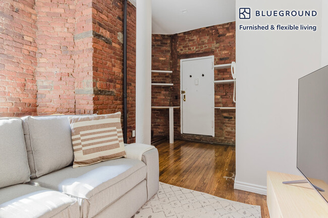 57 Thompson St in New York, NY - Building Photo - Building Photo