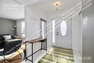 969 Debra Ave in Ottawa, ON - Building Photo - Building Photo