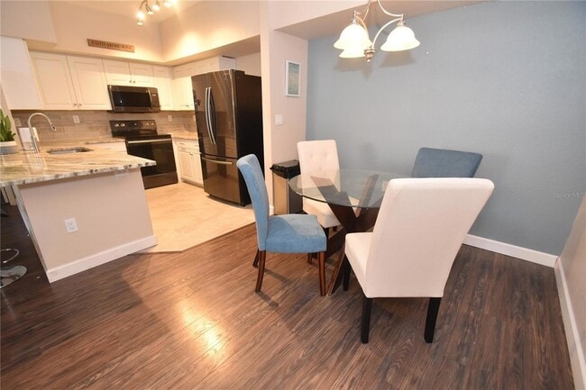 4178 Central Sarasota Pkwy, Unit 324 in Sarasota, FL - Foto de edificio - Building Photo