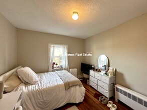 435 Hanover St, Unit 5B in Boston, MA - Building Photo - Building Photo