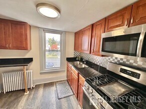 101 S Pine Ave in South Amboy, NJ - Building Photo - Building Photo