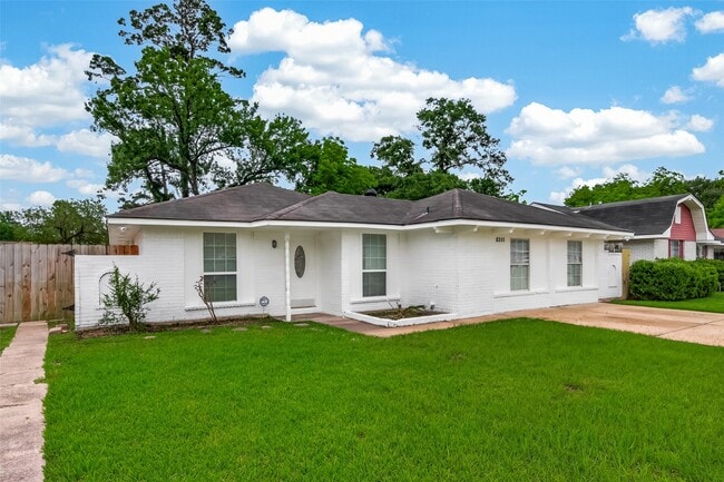 6311 Tall Willow Dr