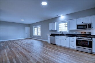 642 Stafford Ave in Bristol, CT - Building Photo - Building Photo