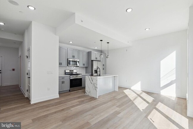 property at 2550 Hope St