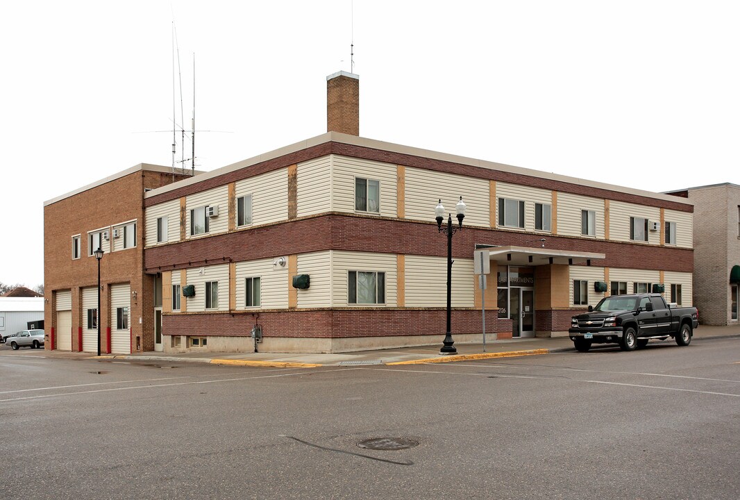 Sinclair East Apartments in Sauk Centre, MN - Building Photo