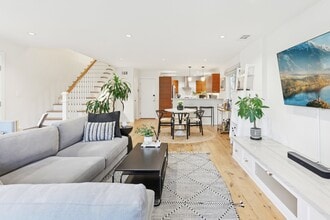 665 Washington Blvd in Marina Del Rey, CA - Building Photo - Building Photo