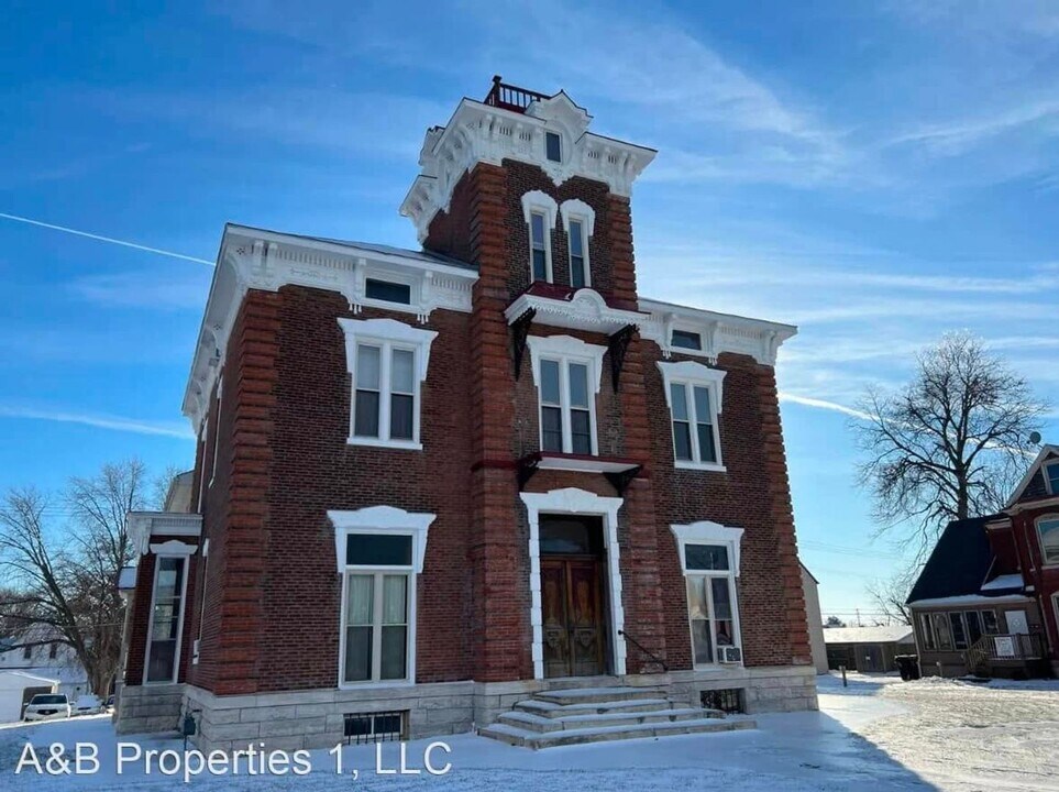 1118 State St in Quincy, IL - Building Photo