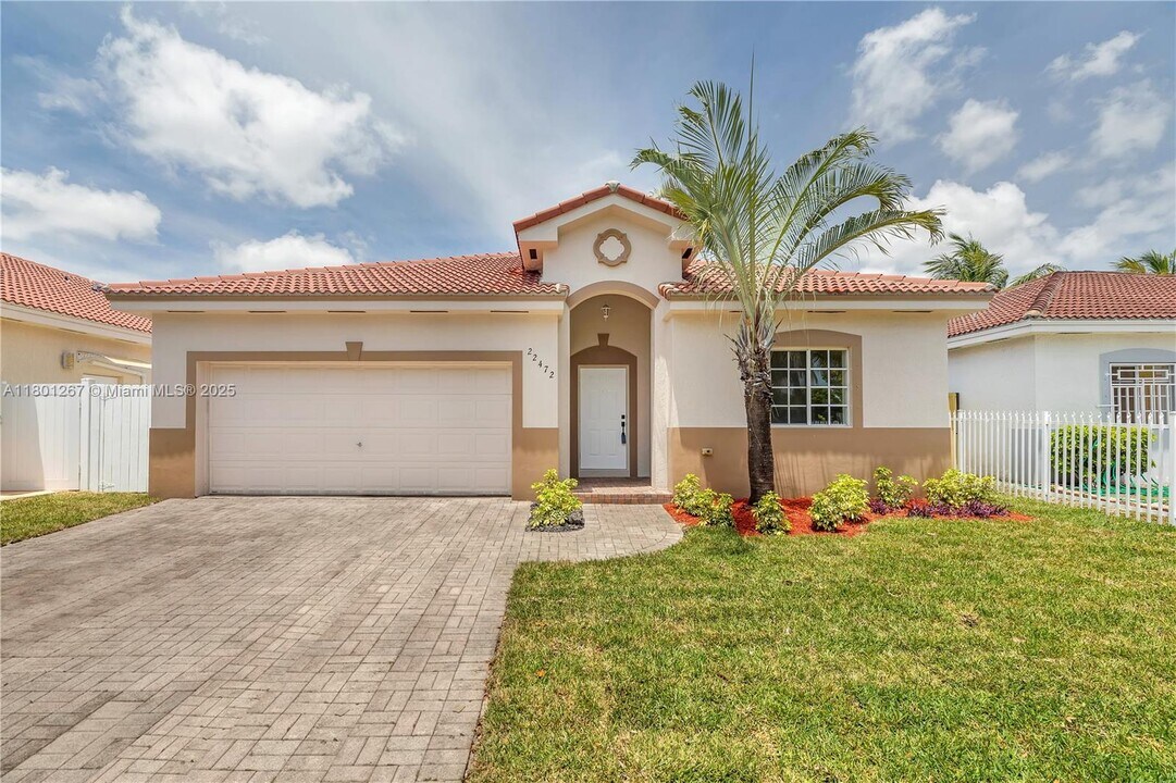 22472 SW 103rd Ct in Cutler Bay, FL - Building Photo