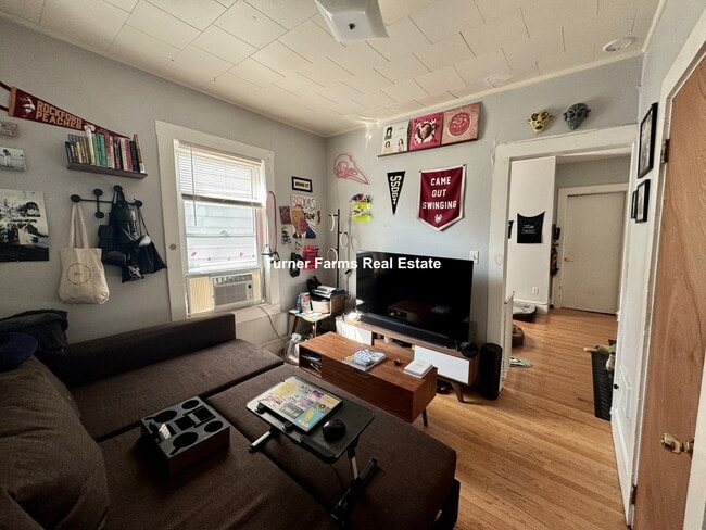 24 Watson St, Unit 2R