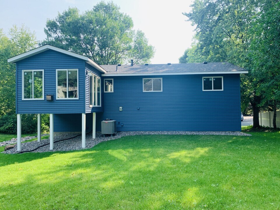 7575 Lanewood Ln N in Maple Grove, MN - Building Photo