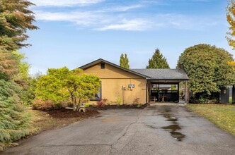 12520 Holly St in Maple Ridge, BC - Building Photo - Building Photo