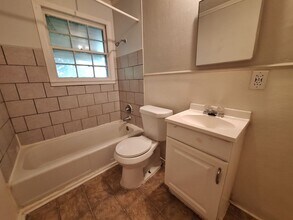3165 S Clifton Ave in Wichita, KS - Building Photo - Building Photo