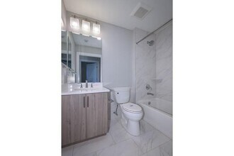 30 Sutton Ct in Mount Sinai, NY - Building Photo - Building Photo