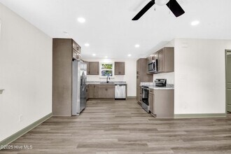 103 Armstrong Dr in Jacksonville, NC - Building Photo - Building Photo