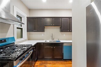 483 Alexander St in Rochester, NY - Foto de edificio - Building Photo