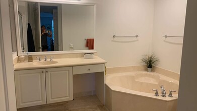 1455 Mariposa Cir in Naples, FL - Building Photo - Building Photo