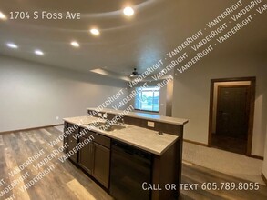 1704 S Foss Ave in Sioux Falls, SD - Building Photo - Building Photo