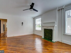 10 E James St, Unit 1 in Lancaster, PA - Building Photo