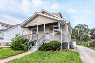 18247 Roy St in Lansing, IL - Building Photo