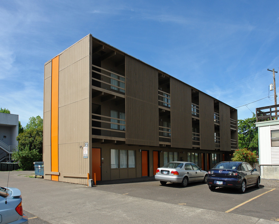 Apparson Arms in Corvallis, OR - Building Photo